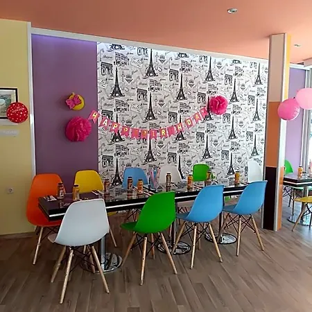 Family 酒店 瓦爾納